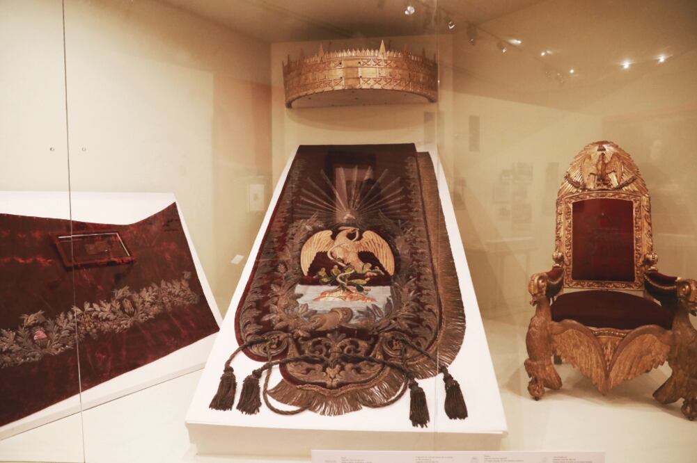 Conformada por 250 piezas históricas y artísticas, la muestra se suma a los festejos del centenario de la Carta Magna (ALEJANDRA LEYVA. EL UNIVERSAL)