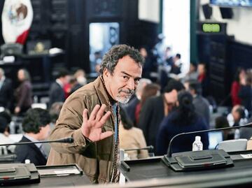 Tras 3 meses, Alcázar regresa a la Constituyente