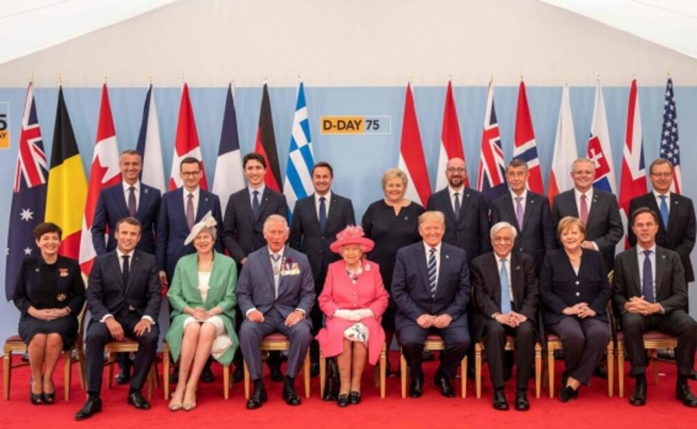 Reina Isabel y líderes mundiales homenajean a veteranos del "Día D"