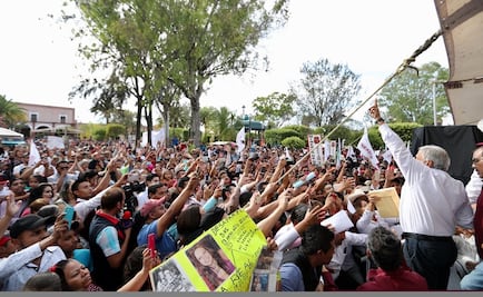AMLO pide a panistas y priístas conformar el Partido de la Transformación de México