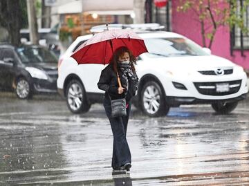 Depresión tropical Nadine provocará intensas lluvias y vientos fuertes en el sureste de México