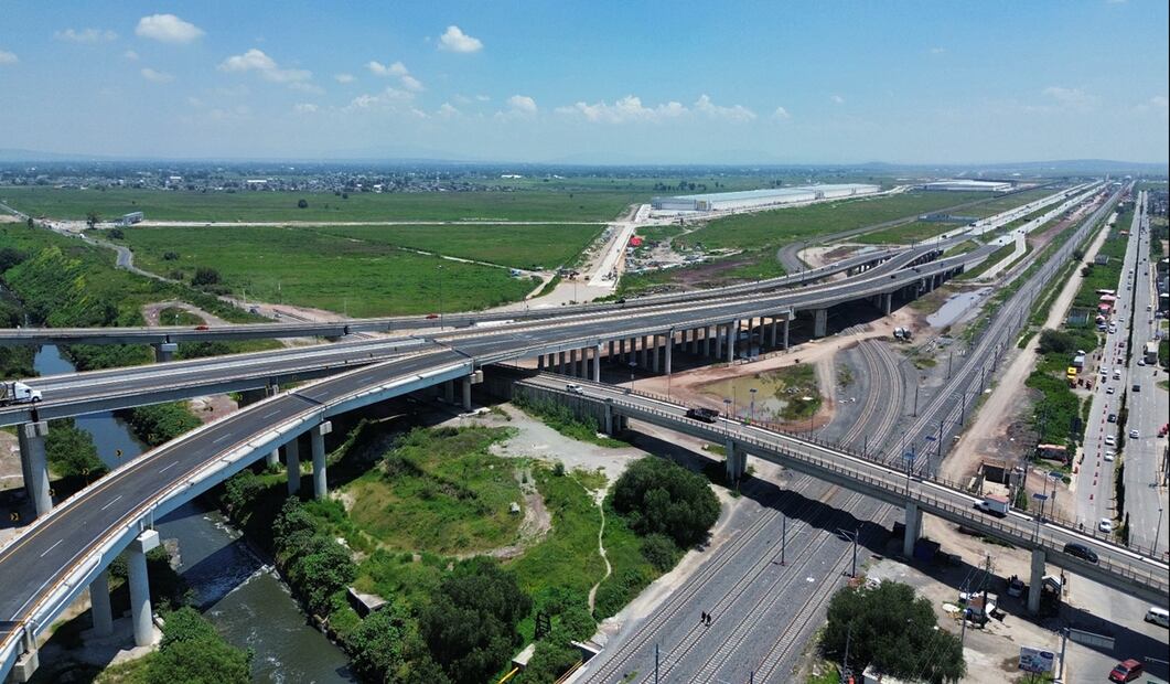 El distribuidor vial es una opción rápida para llegar al Aeropuerto Internacional Felipe Ángeles. Foto: Arturo Contreras/EL UNIVERSAL