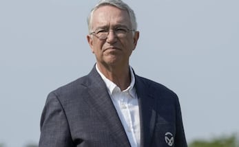El empresario mexicano Ricardo Salinas Pliego, fundador y presidente de Grupo Salinas, asiste a una ceremonia de premiación en el Abierto Mexicano de Golf, el domingo 30 de abril de 2023, en Puerto Vallarta, México. Foto: AP