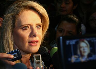 Erika Buenfil habla idioma alienígena y rompe TikTok