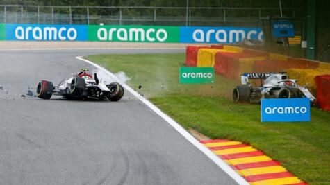 Piloto de F1 evita fuerte golpe en accidente gracias al uso del halo de seguridad