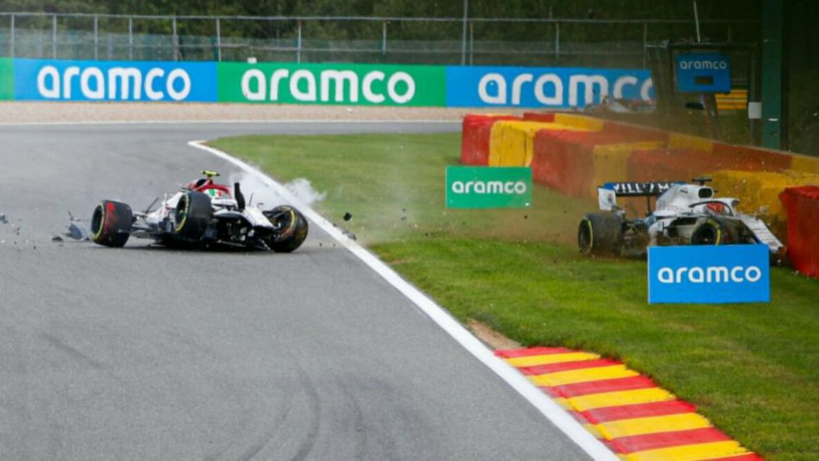 Piloto de F1 evita fuerte golpe en accidente gracias al uso del halo de seguridad