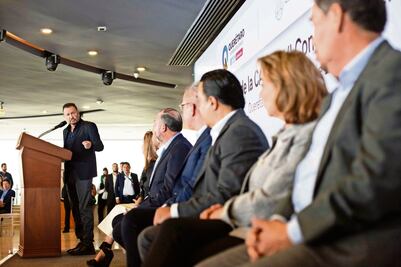 Gobierno pide a IP promover el sector inmobiliario