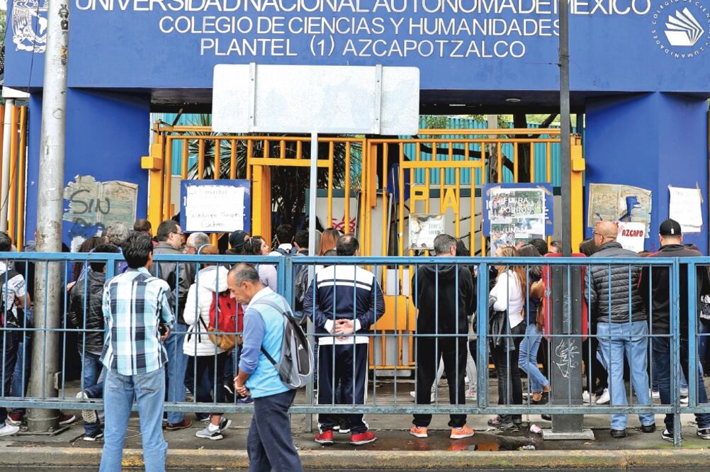 Sin respuesta. El martes 25 de agosto los alumnos del CCH Azcapotzalco declararon un paro activo y tomaron el plantel. Foto: VALENTE ROSAS. EL UNIVERSAL