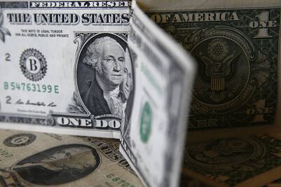 Dólar al menudeo cierra en 20.15 pesos