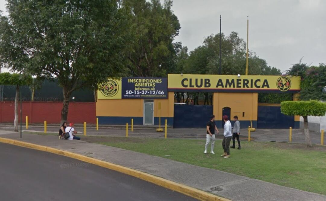 Aspectos de la fachada del club de futbol. (Fotografía: Tomada de Google Maps)