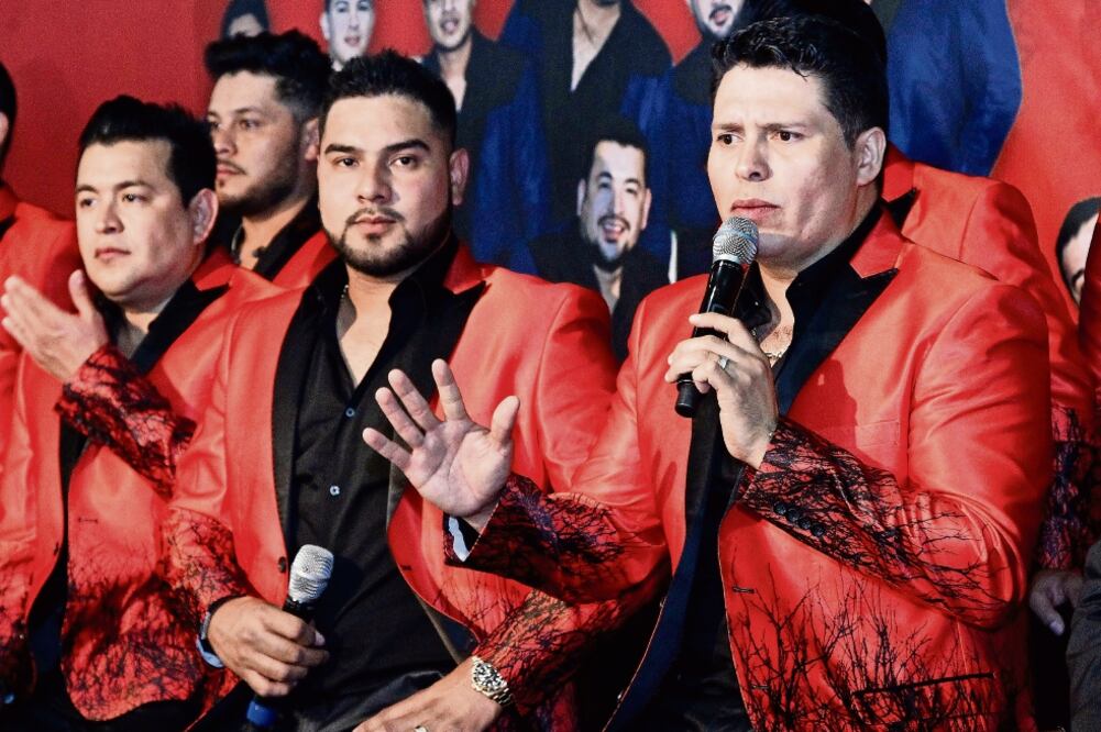 Apenas el jueves, la agrupación ofreció una conferencia de prensa en la que dijeron que no temían a la violencia pues son una banda familiar. Alan, al centro (ARIEL OJEDA. EL UNIVERSAL)