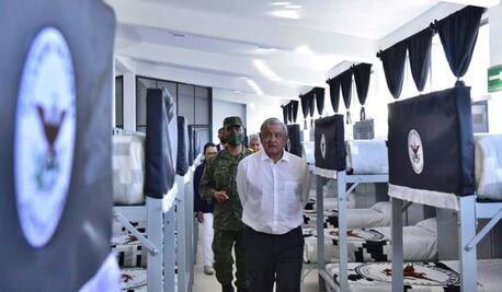 Estamos con “un ojo en el gato y otro al garabato”: AMLO al asegurar que se está también combatiendo la corrupción