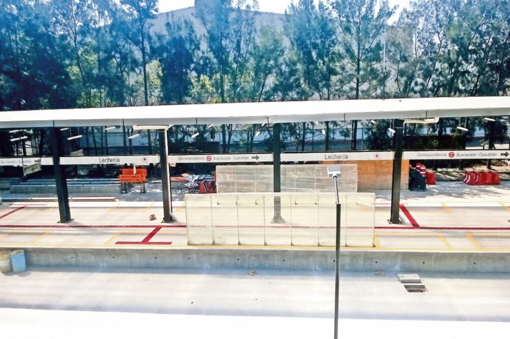 En la estación Lechería del Tren Suburbano se adecúan bahías de ascenso y descenso para facilitar la conexión con la Línea 2 del Mexibús (JUAN M. BARRERA. EL UNIVERSAL)