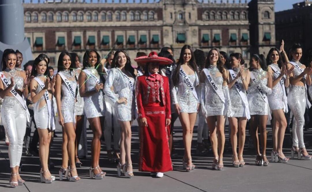 Las participantes del certamen de belleza posaron en la plancha del Zócalo Capitalino. Foto: Instagram.
