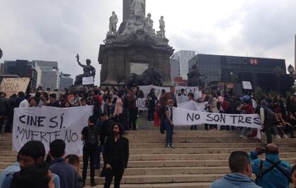 Inicia marcha por asesinato de estudiantes de cine en Jalisco