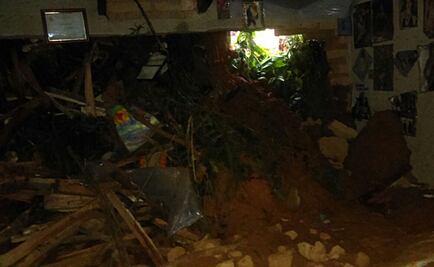 Derrumbe sepulta vivienda en Oaxaca; dos muertos