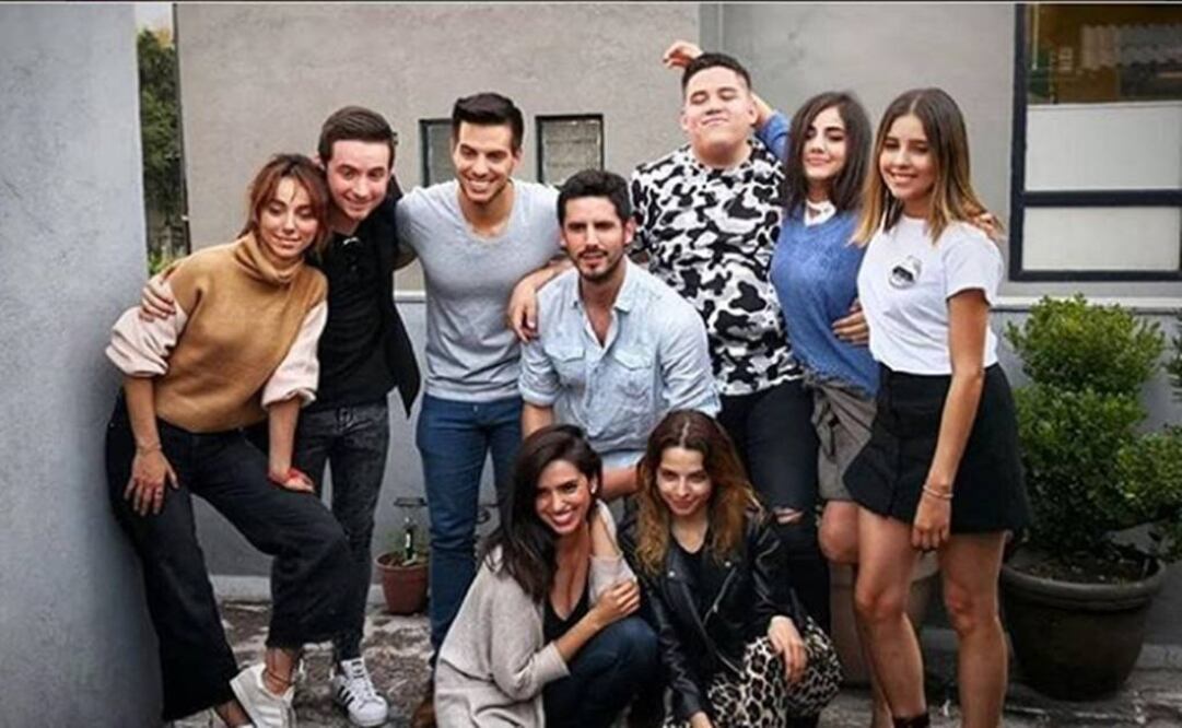 Elenco de "Veinteañera: divorciada y fantástica". Foto: Especial