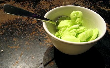 Cómo hacer nieve de limón con 4 ingredientes