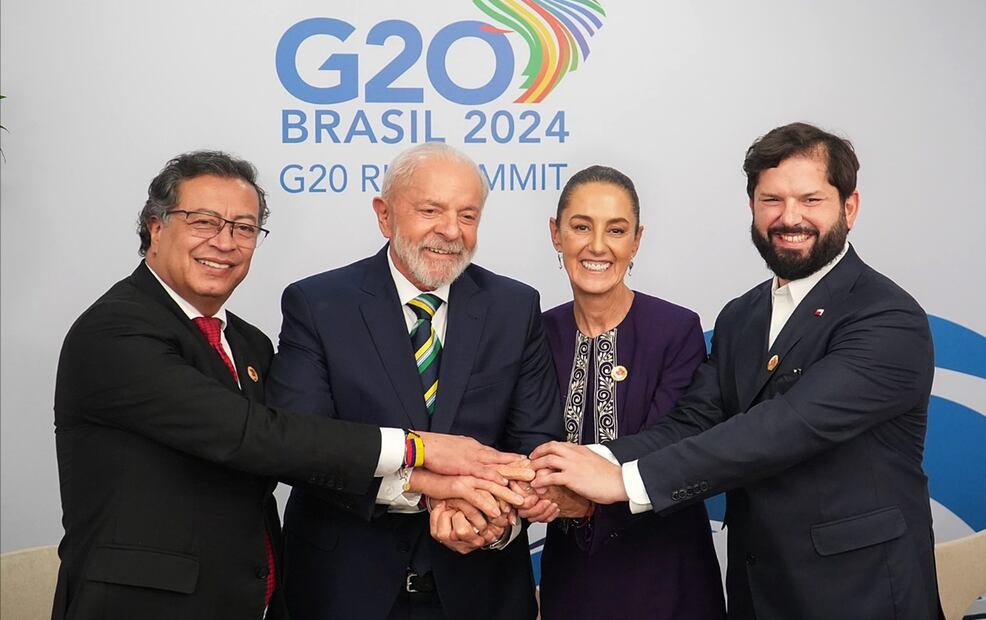 La presidenta de México, Claudia Sheinbaum, junto a sus homólogos de izquierda de América Latina, de Colombia Gustavo Petro (i), de Brasil Luiz Inácio Lula da Silva (2-i), y de Chile Gabriel Boric, durante una reunión en el marco de la cumbre del G20. Foto: EFE