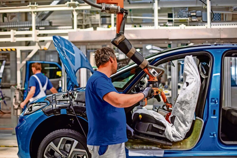 México cuenta con una cadena de valor, desde la fabricación de partes y componentes automotrices, hasta la producción de vehículos terminados, destacó la AMIA. Foto: Archivo | El Universal