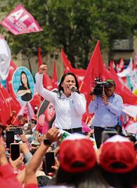 Exgobernadores y líderes nacionales cobijan a Del Moral 