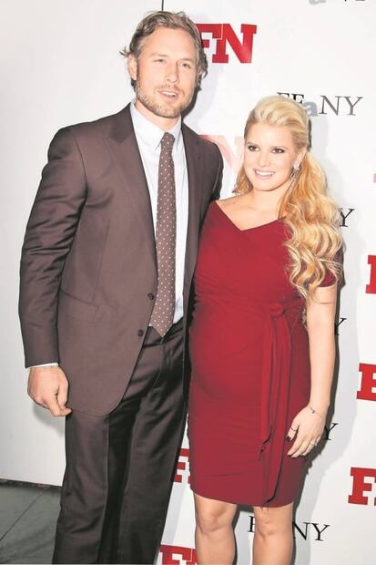 Héroes de la NFL y sus famosas parejas