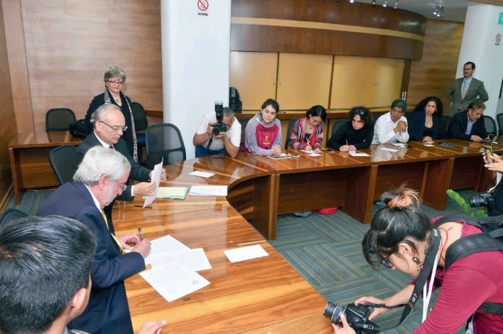 El rector Enrique Graue aceptó dar solución a los problemas de acoso y seguridad contra miembros de la Universidad. Foto: ESPECIAL