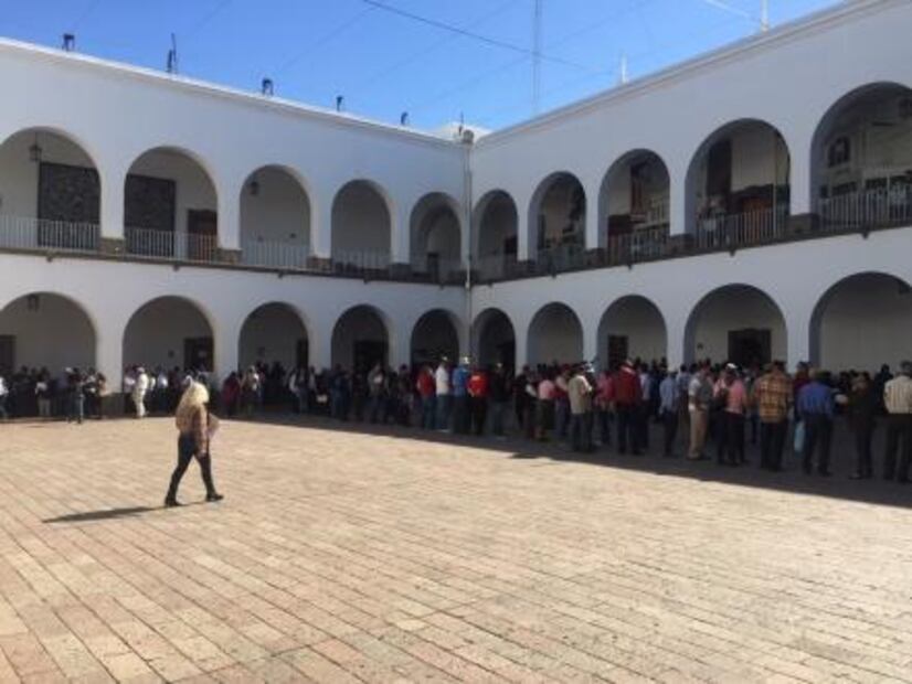 Contribuyentes de Culiacán “sufren” para realizar pago de predial