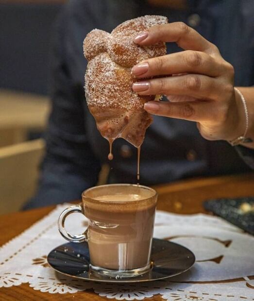Xano Saguer nos comparte su mejor paso a paso para hacer pan de muerto