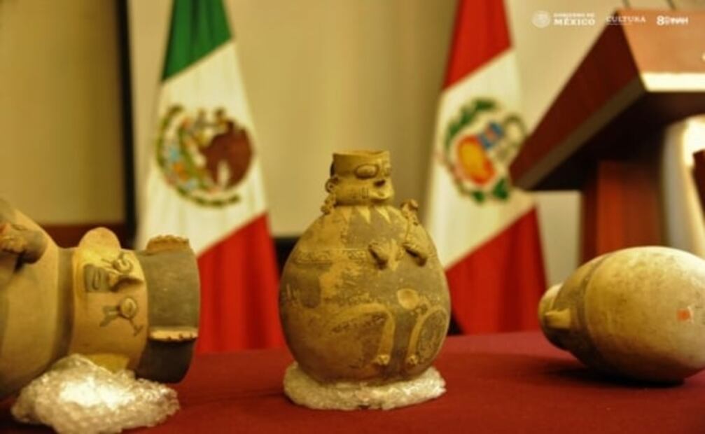 Mexico returns archeological artifacts to Peru