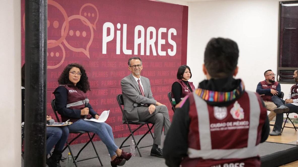 El Director de los Puntos de Innovación, Libertad, Arte, Educación y Saberes (PILARES), Javier Hidalgo. Foto: Facebook @JavierHidalgoArq