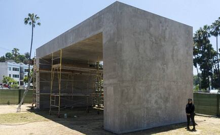 Mexicana Teresa Margolles erige monumento para víctimas de homicidio en LA