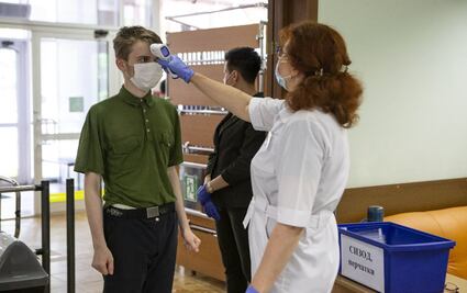 Concluye Rusia pruebas clínicas de su primera vacuna contra Covid-19