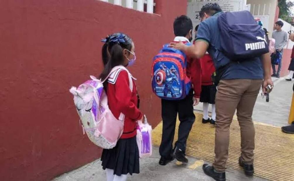 Acusan que Gobierno de Oaxaca solo entregará 2.5% de uniformes escolares (20/02/2025). Foto: Especial