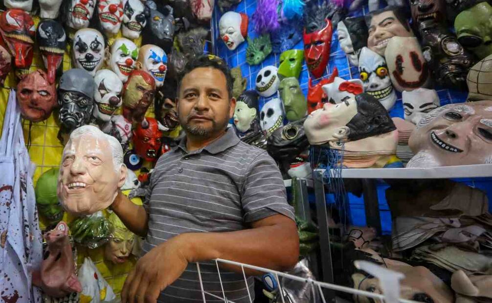 Máscaras de Día de Muertos en el Mercado de Sonora este 12 de octubre de 2024. Foto: Luis Camacho/EL UNIVERSAL