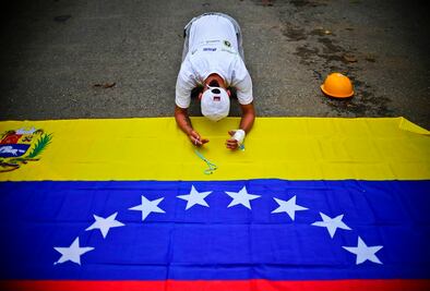 Venezolanos marchan en nueva jornada de manifestaciones