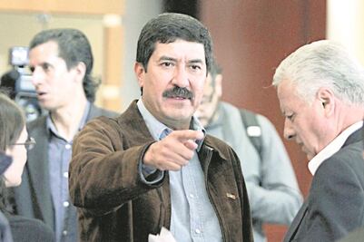 Ex gobernadores del PAN respaldan a Javier Corral con carta