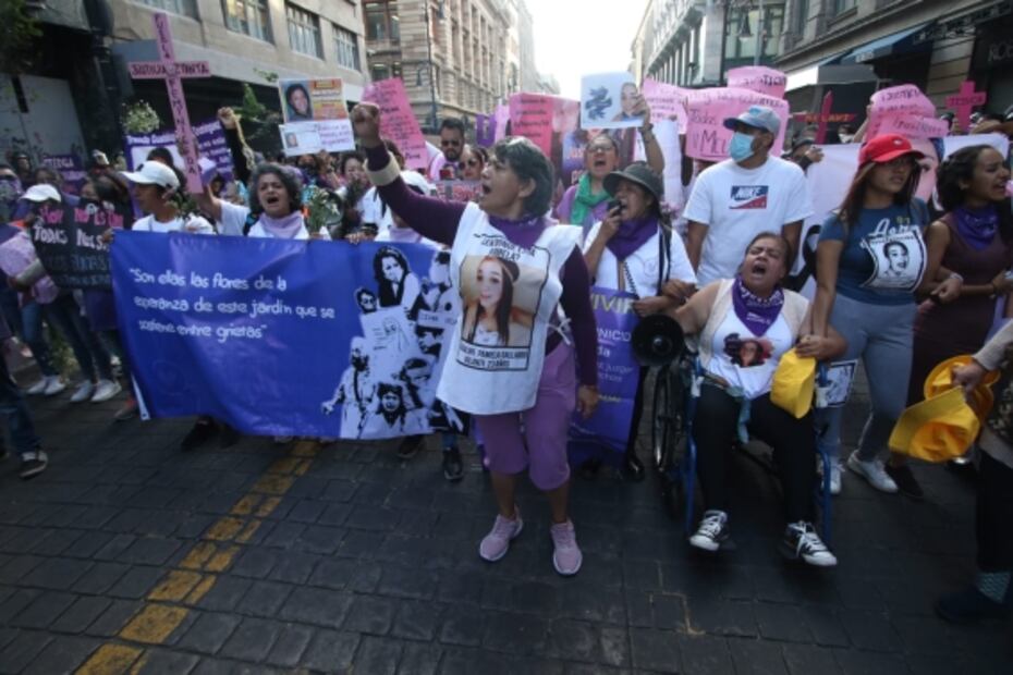 Así fue la marcha feminista del 25N en la CDMX minuto por minuto