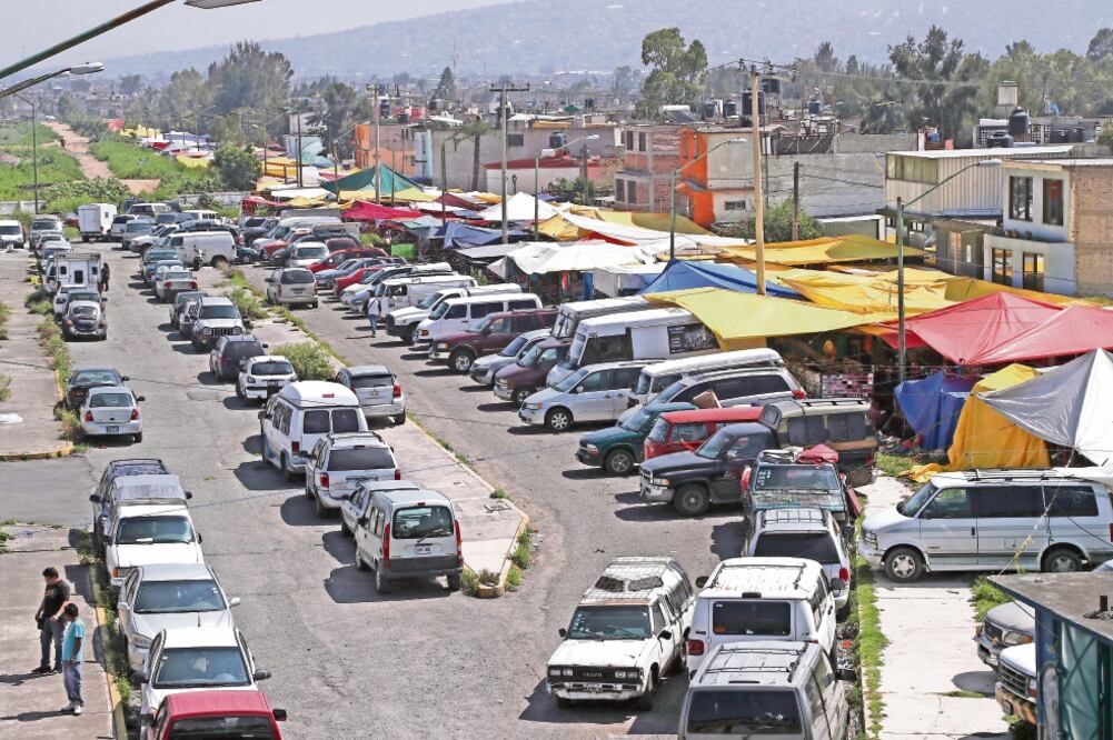 A los vendedores ambulantes se les respetará el derecho de ejercer su actividad en el espacio público, en condiciones de higiene, seguridad física y jurídica así como que estén libres de represión, proponen (ARIEL OJEDA. EL UNIVERSAL)