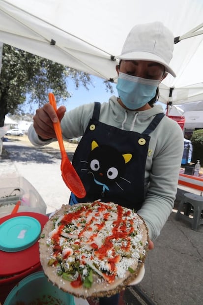 ¿Huaraches toluqueños o tlayudas? El platillo típico de Toluca que causó polémica durante inauguración del AIFA