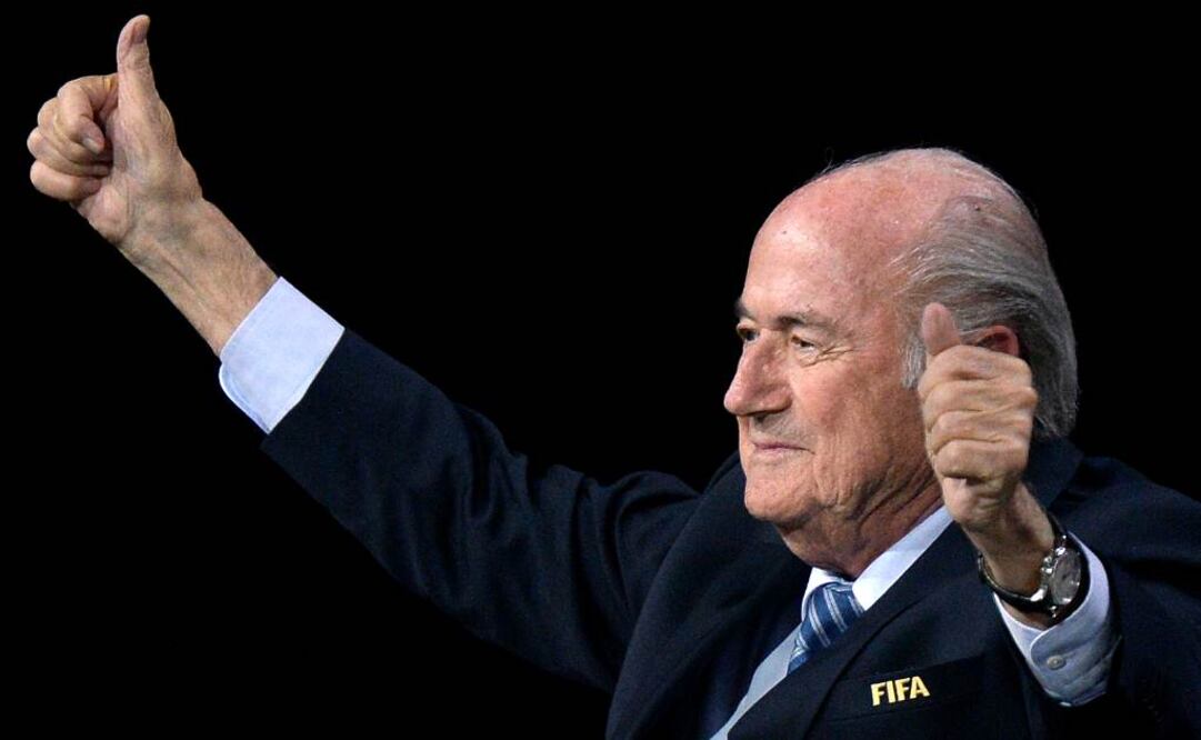 Joseph Bltter celebra su reelección en la presidencia de FIFA. AP