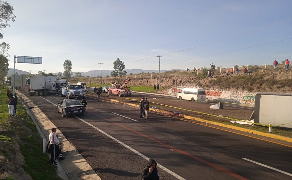 Accidente en carretera Calpulalpan-Texcoco deja un muerto y 12 heridos. Foto: Especial