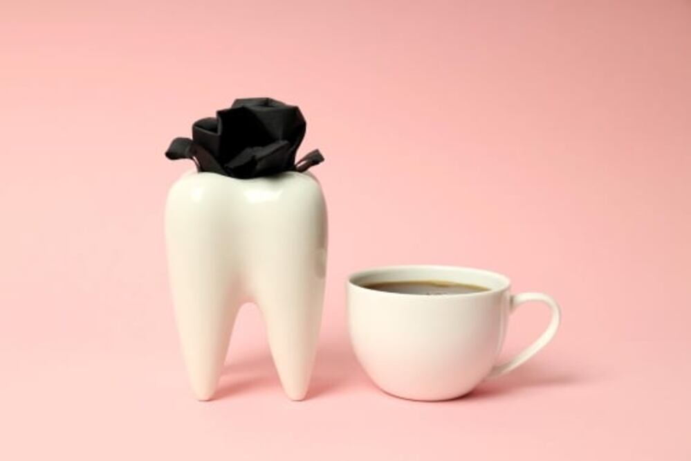 Aunque beber café tiene beneficios para la salud, una de las desventajas de su ingesta diaria es que poco a poco va manchando los dientes. Foto: Archivo / El Universal