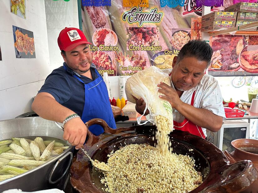 San Juan Ixtayopan, uno de los pueblos originarios de Tláhuac, mantiene viva la tradición agrícola del maíz. Foto: Facebook "Tláhuac, Renace para tu Bienestar"