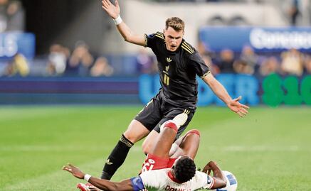 Chaco Giménez augura crecimiento de Santi en la competencia con Raúl Jiménez; “es exigente con su carrera”, asegura	