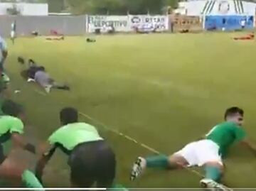 Ocurre una balacera en pleno partido de futbol