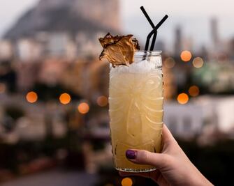 3 beneficios de tomar agua de cáscara de piña