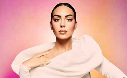 Georgina Rodríguez derrocha sensualidad con minivestido de flores