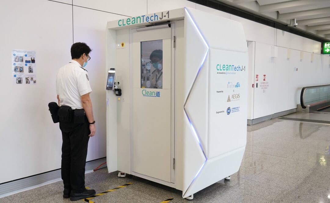 Las cabinas desinfectantes funcionan con tecnología de fotocatálisis y nano agujas. Foto: Cortesía Aeropuerto de Hong Kong