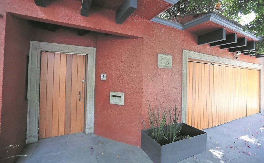 La casa está ubicada en la calle Sierra Nevada 319, en la colonia Lomas de Chapultepec; fue adquirida el 18 de septiembre de 2019. Foto: Ernesto Álvarez/ EL UNIVERSAL.